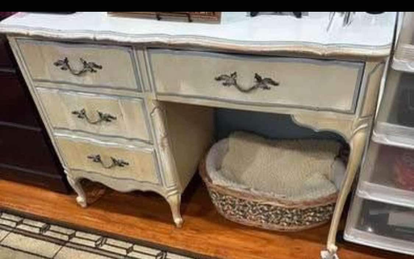 ❤️ Antique White Desk with 3 Drawers
