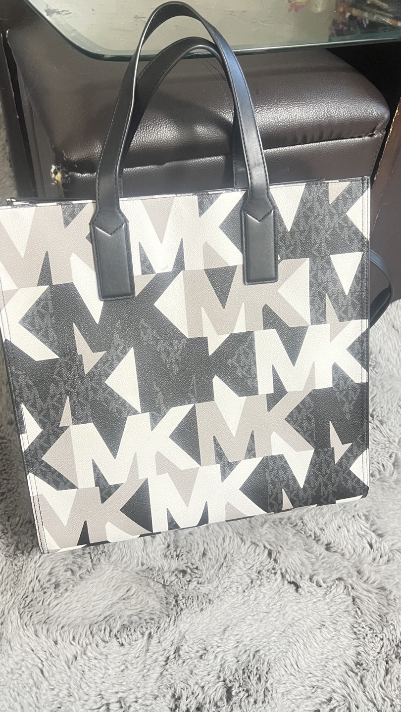 Michael Kors Black and White Tote Bag - photo 2
