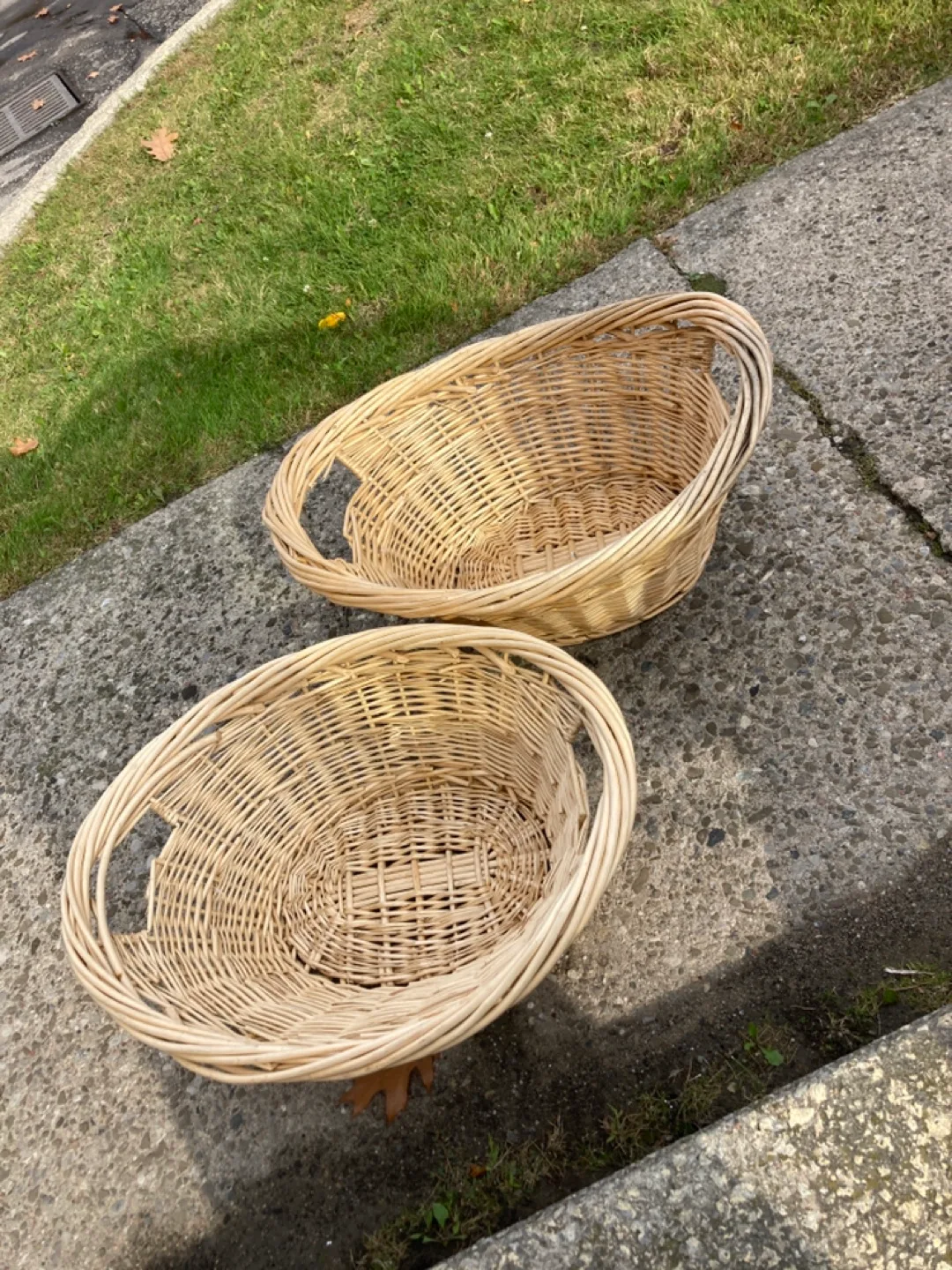 Set of 2 Wicker Baskets# freebie if you buy anything image indicator(2)