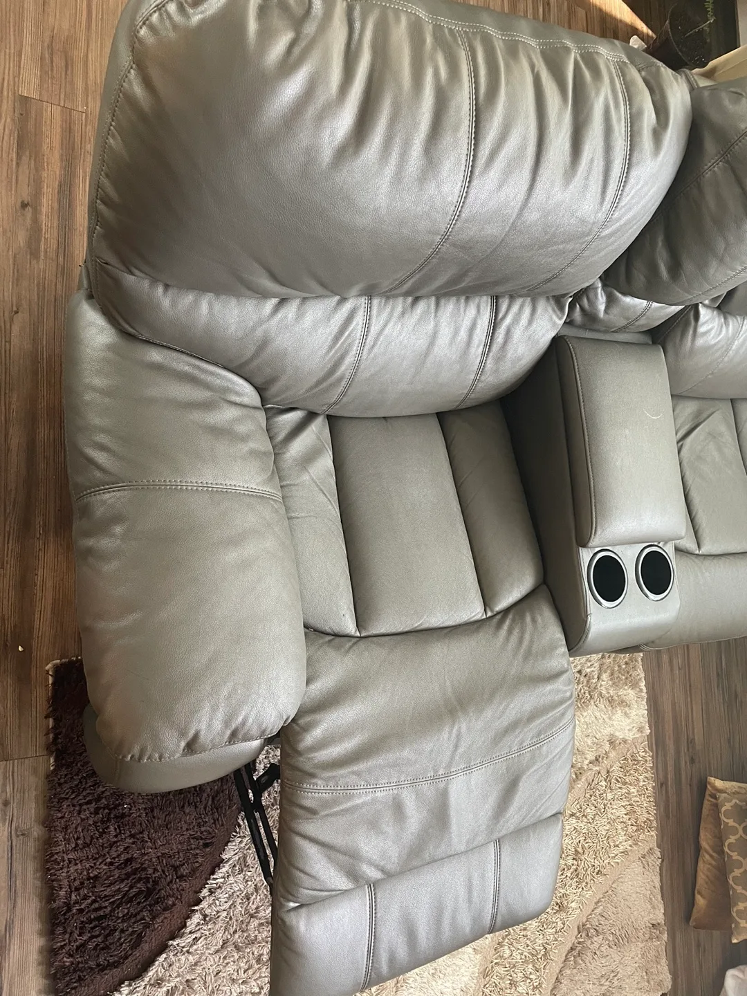 Reclining Leather Sofa - Pet free and smoke free house image indicator(4)