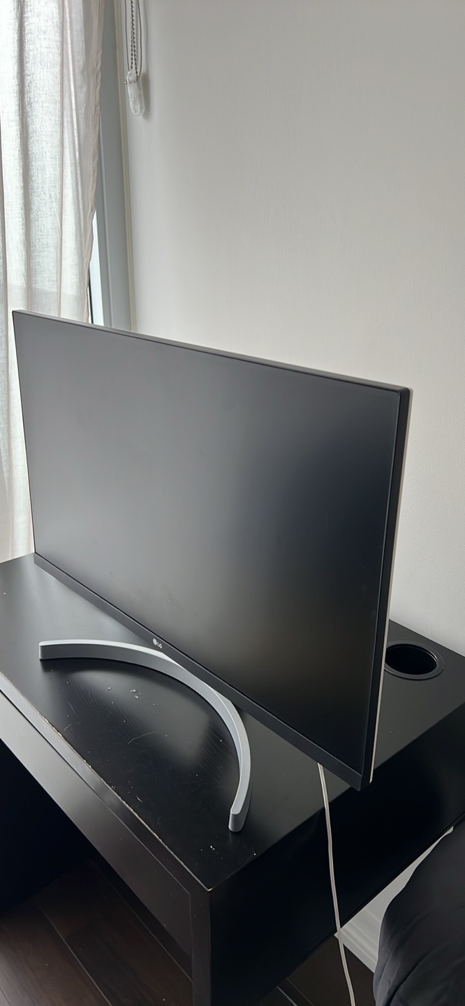 LG 27-inch Monitor - photo 3