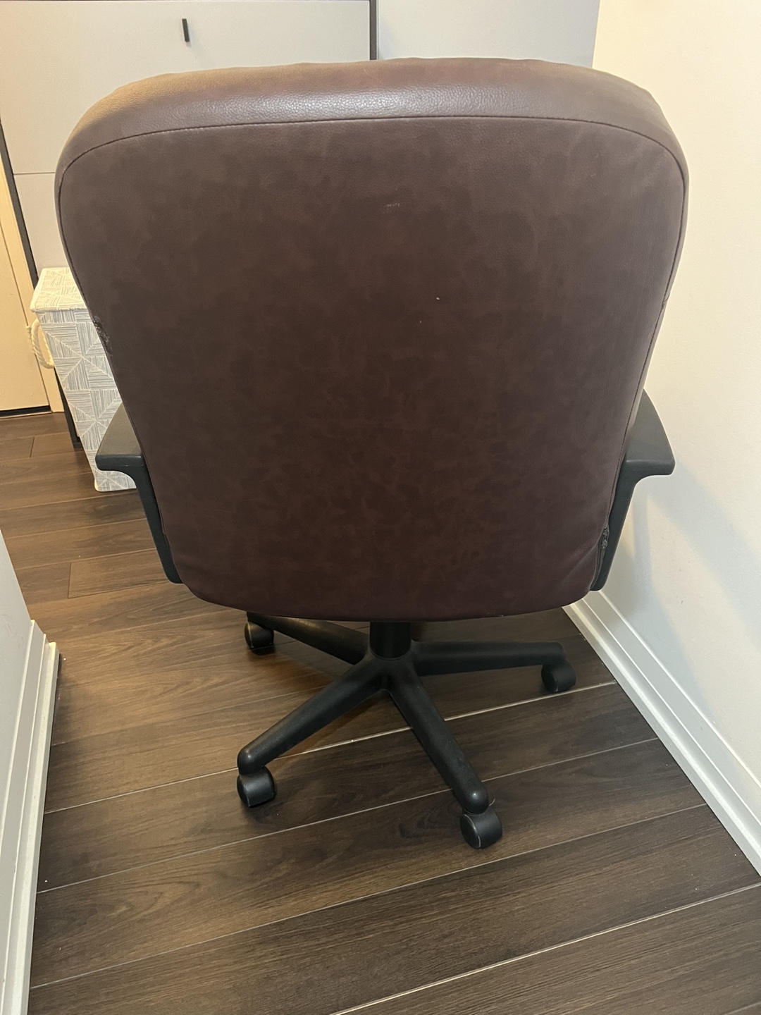 Office / desk chair - photo 3