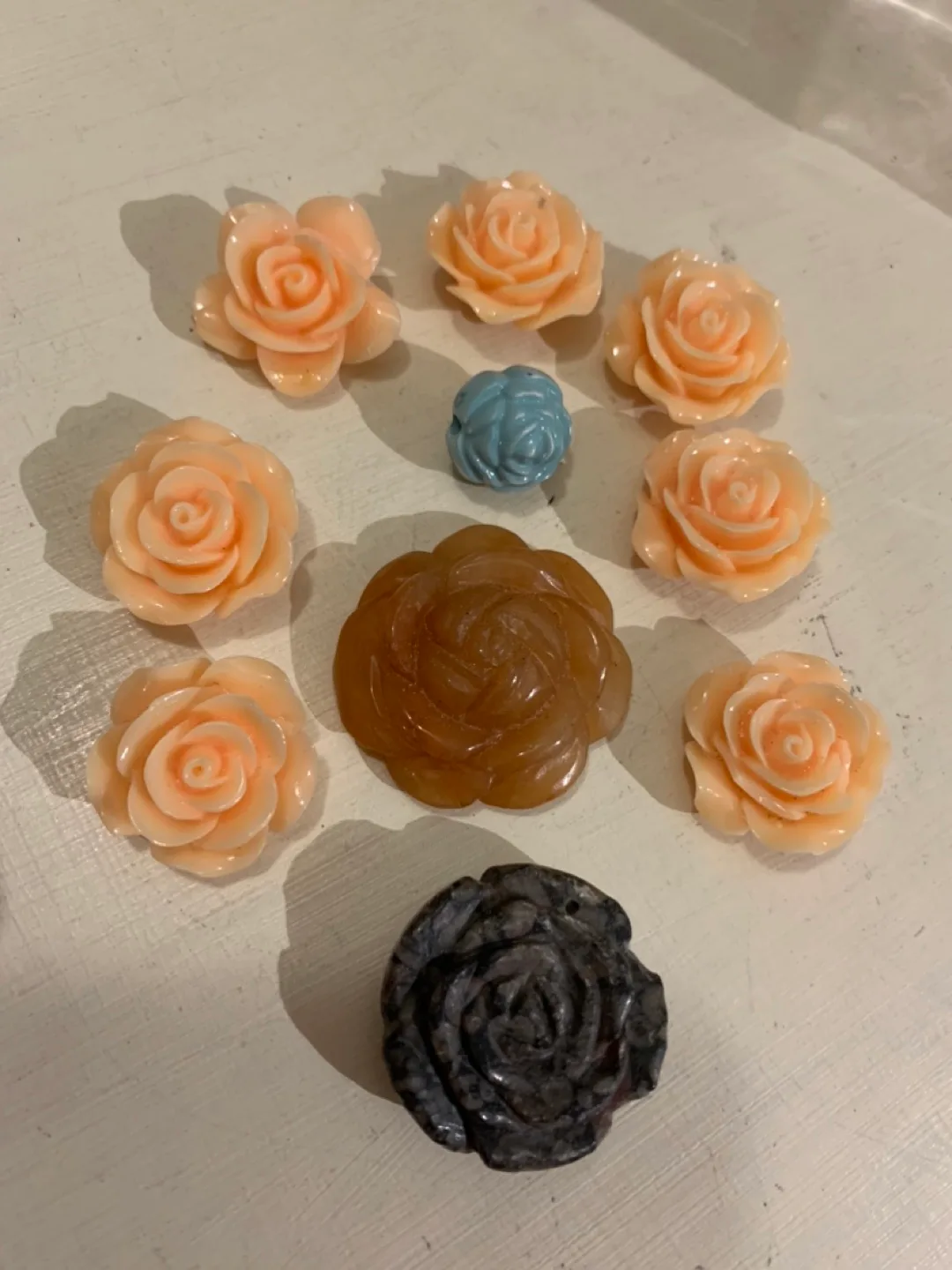 $4 for all - Small Lot of Glass/Resin Flowers thumbnail