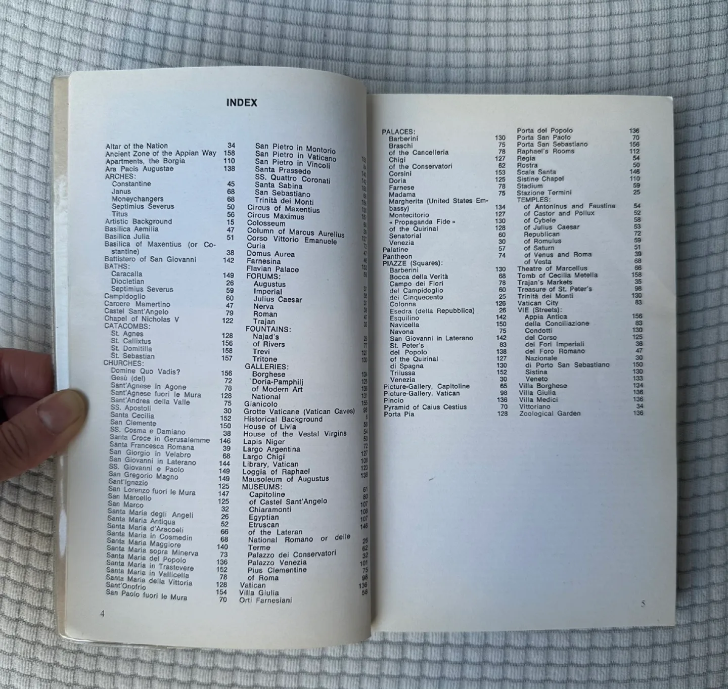 Florence: New Practical Guide in Color #freecycle image indicator(6)