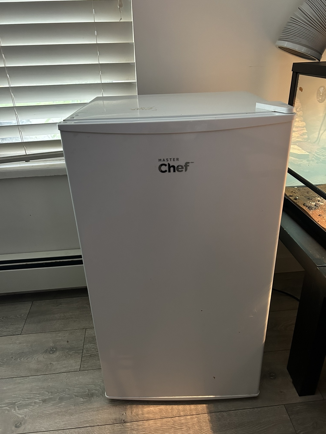 Master Chef Compact Refrigerator