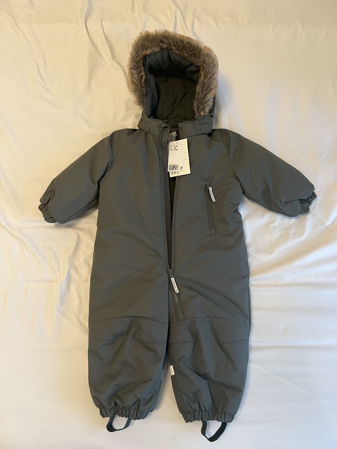 New H& M Baby Snowsuit water repellent for 12-18 months baby