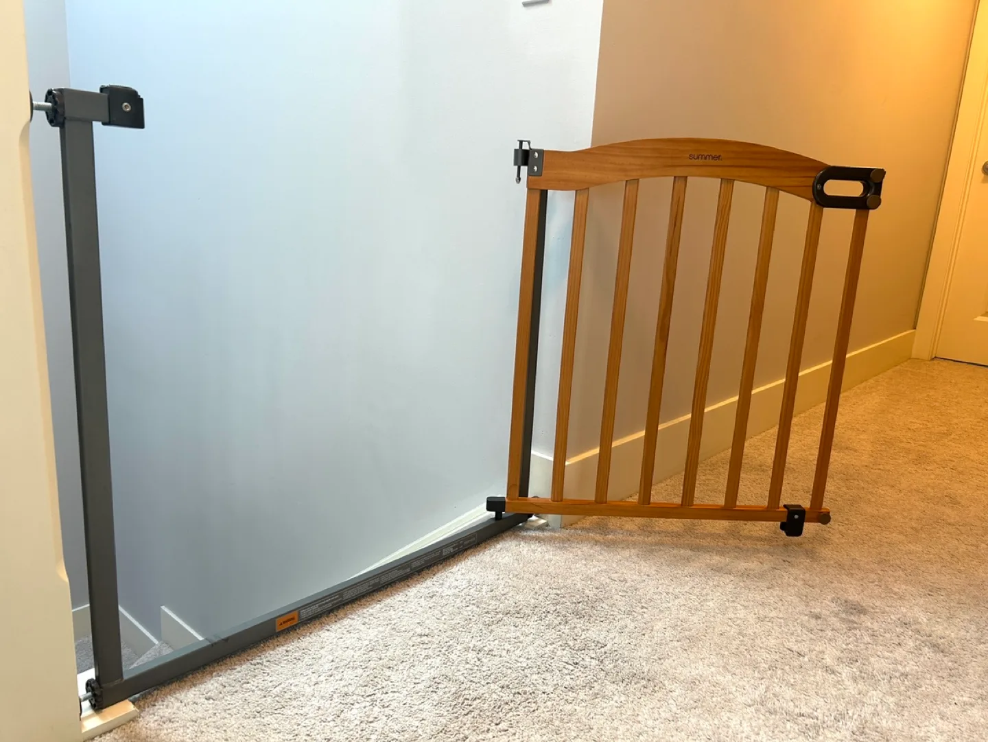 Size adjustable 5 Foot Pressure Mounted Baby Gate image indicator(5)