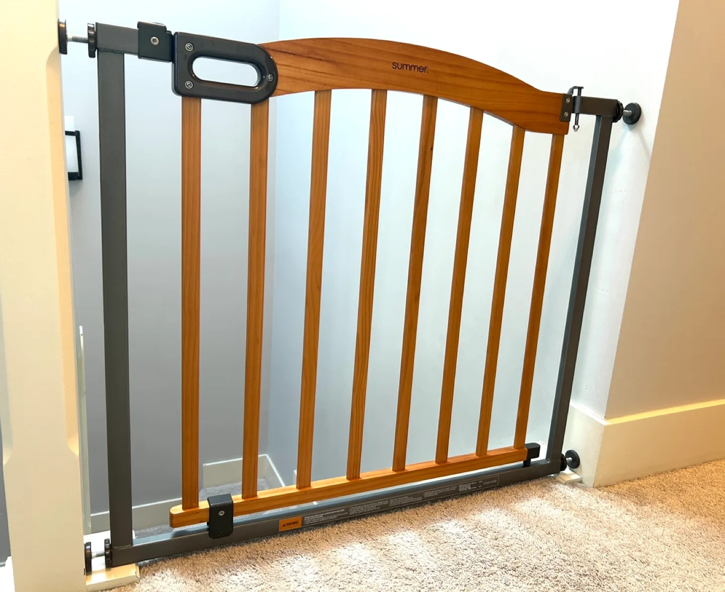 Size adjustable 5 Foot Pressure Mounted Baby Gate image indicator(4)