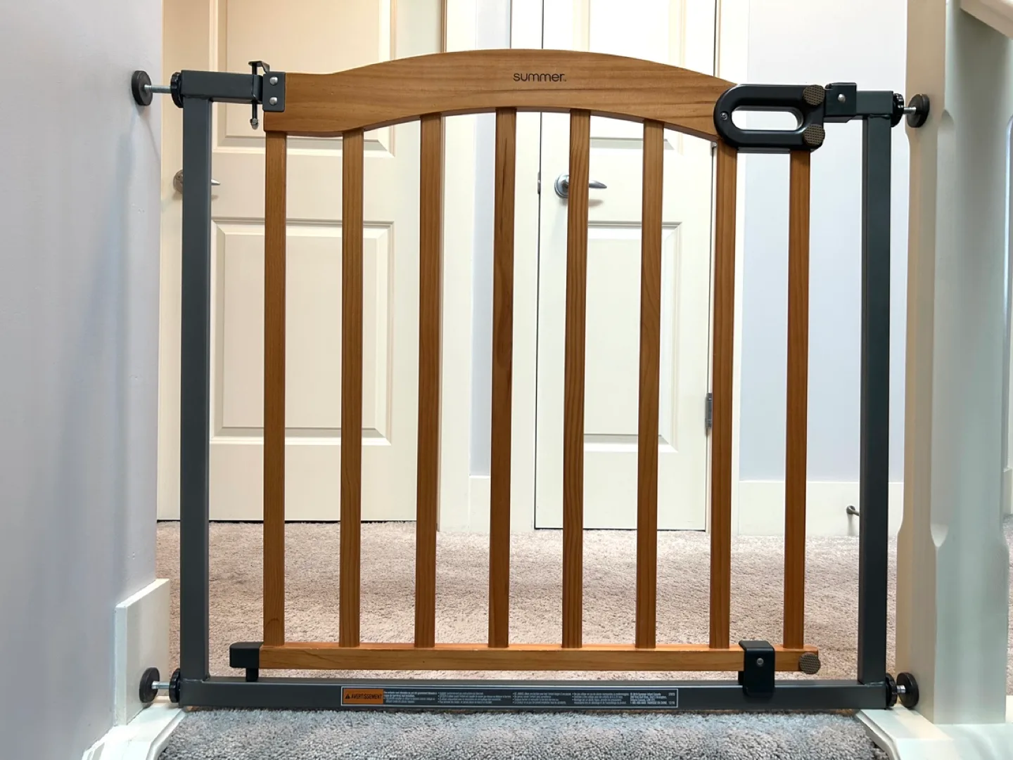 Size adjustable 5 Foot Pressure Mounted Baby Gate image indicator(8)