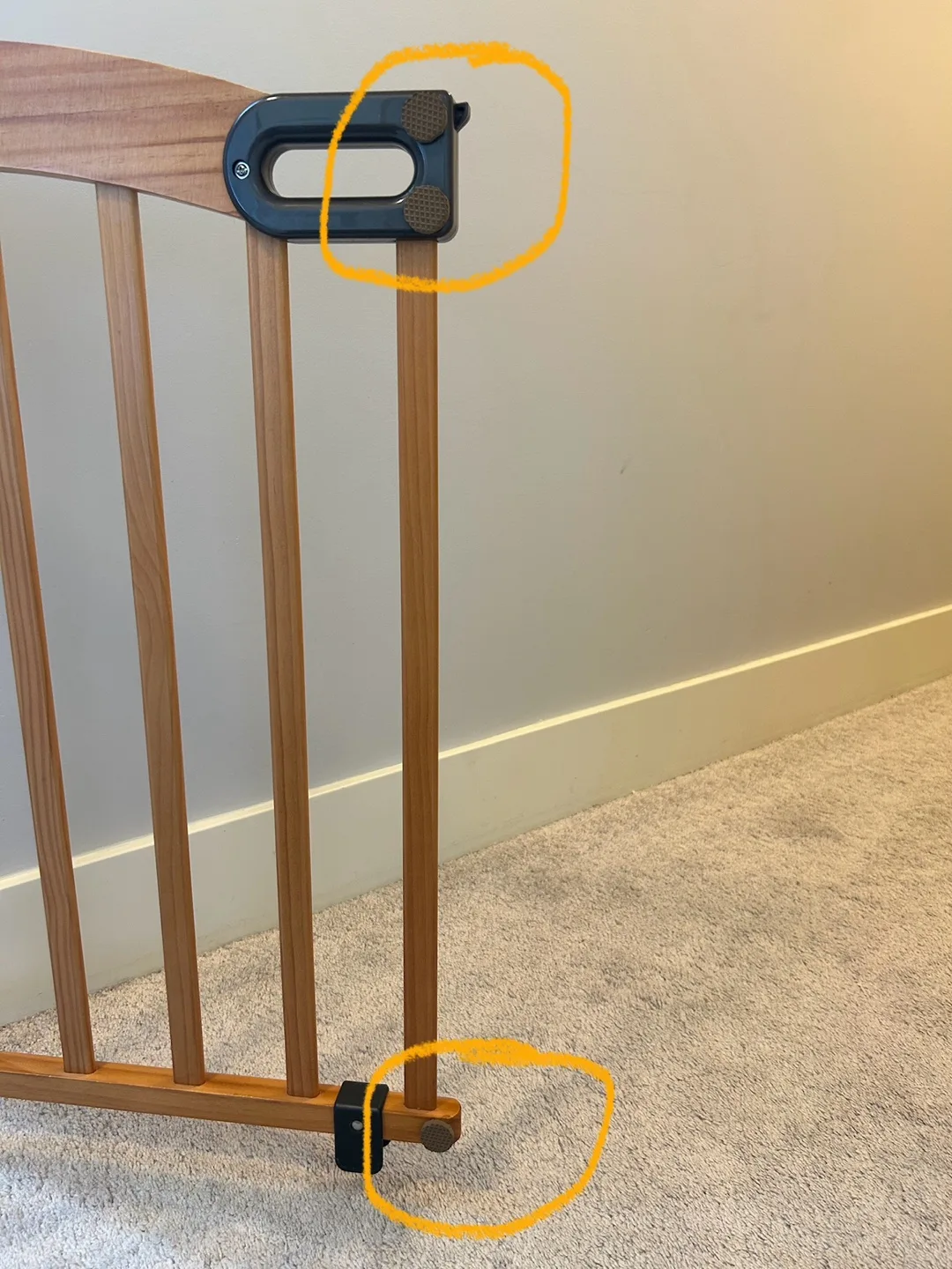 Size adjustable 5 Foot Pressure Mounted Baby Gate image indicator(9)