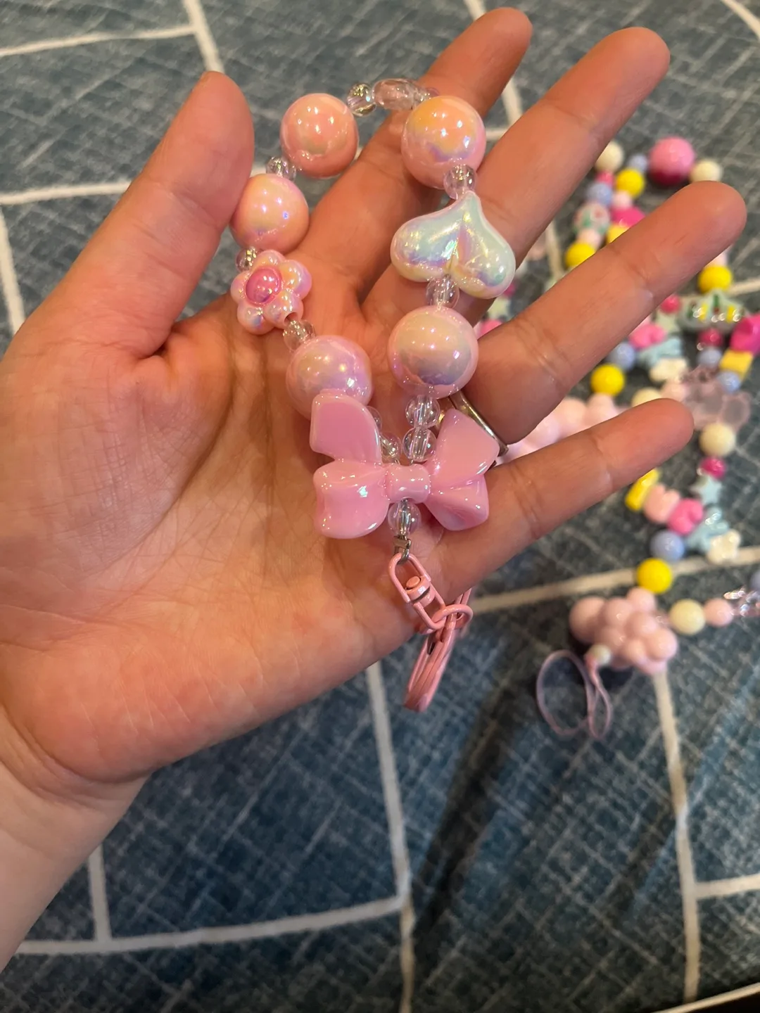 Phone and car key chains image indicator(4)