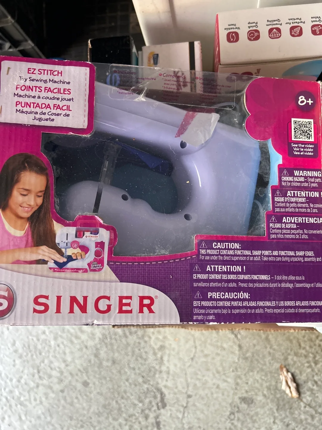 Singer Toy Sewing Machine thumbnail