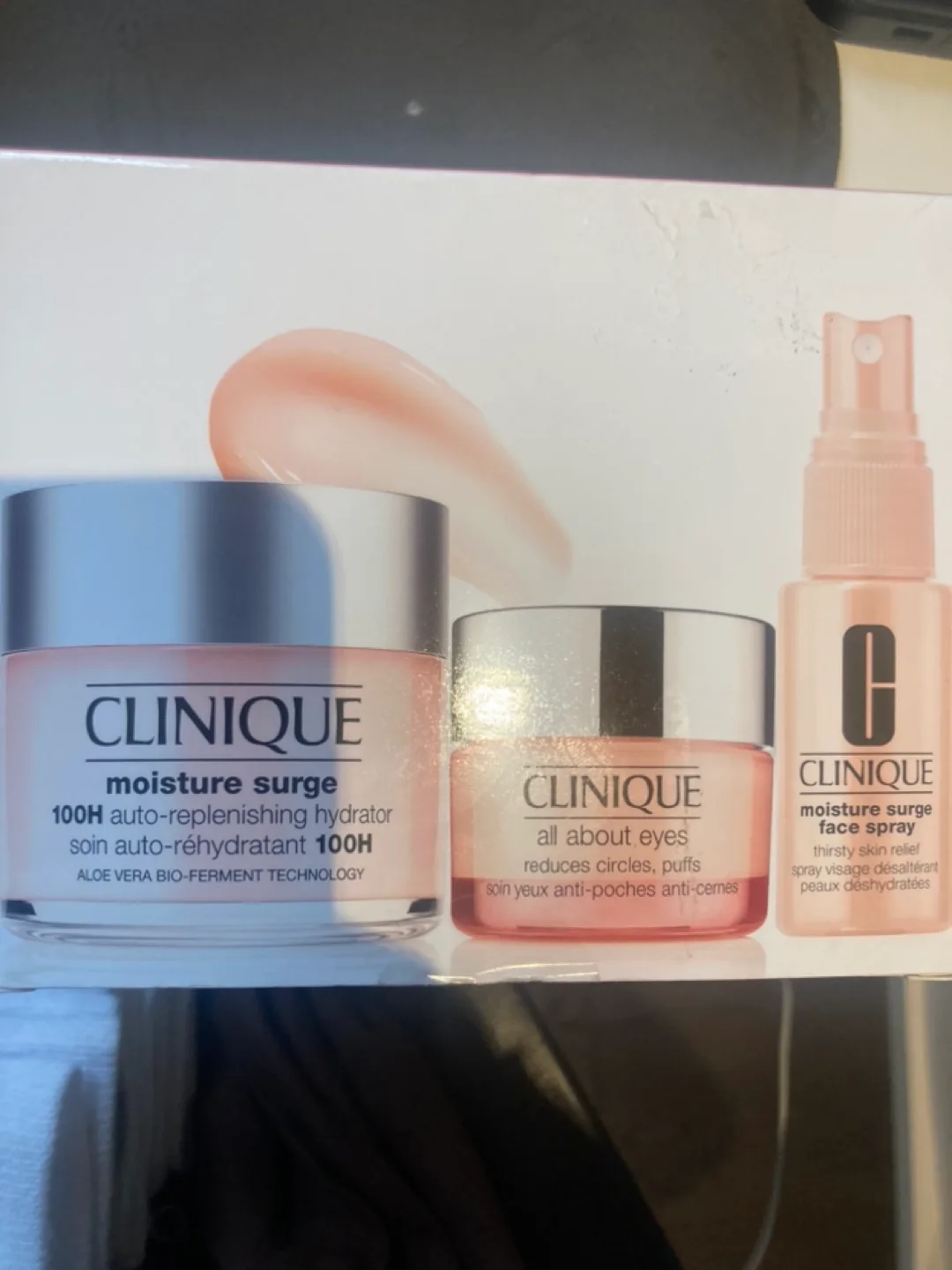 Clinique Skincare Set Travel Exclusive thumbnail