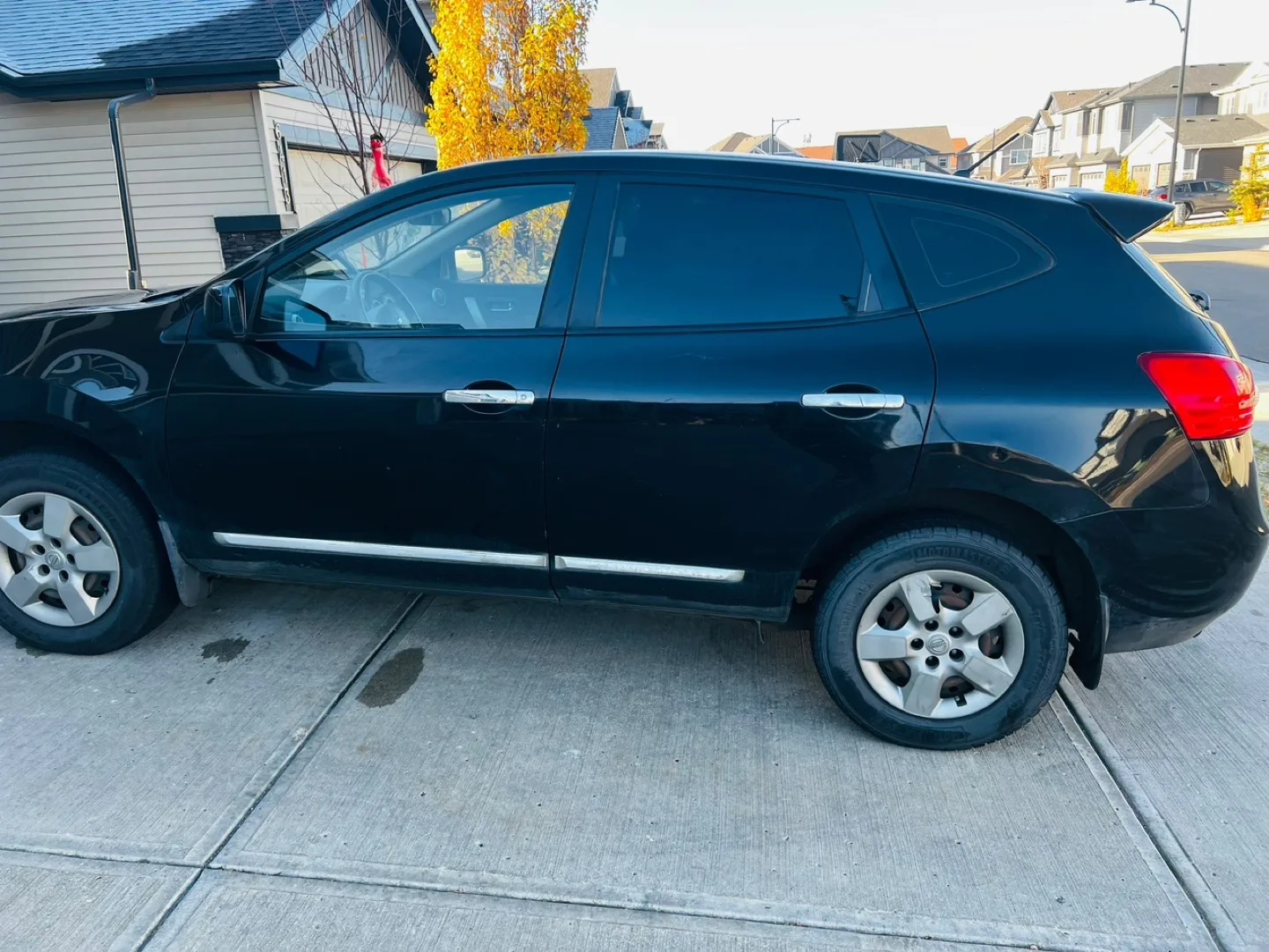 Nissan Rogue SUV car image indicator(6)