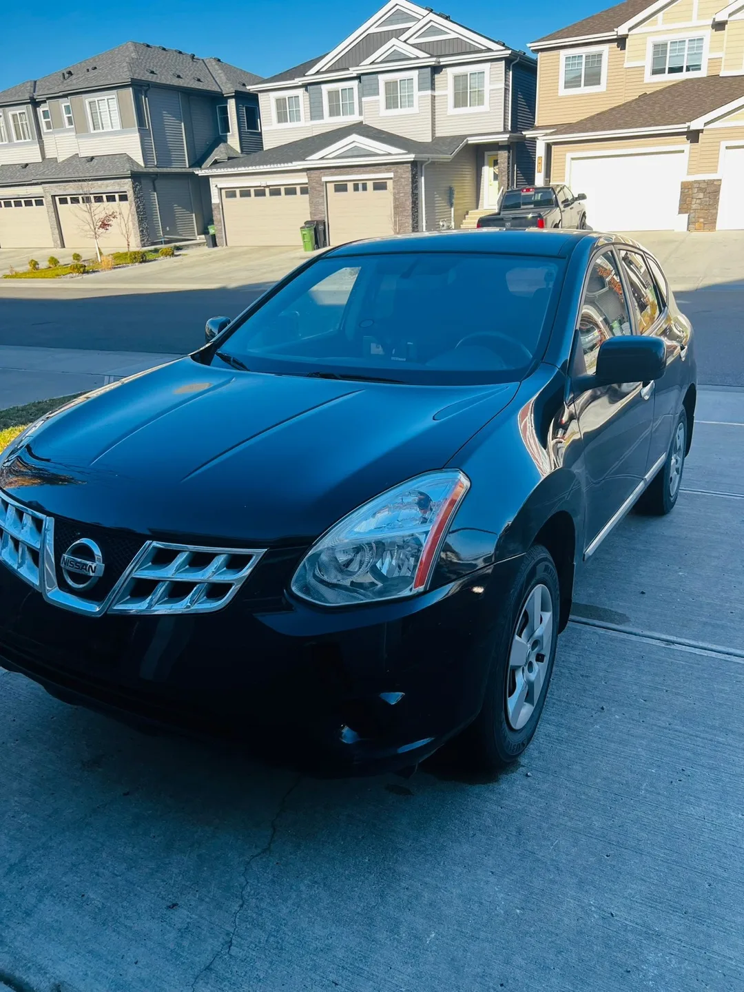 Nissan Rogue SUV car image indicator(2)