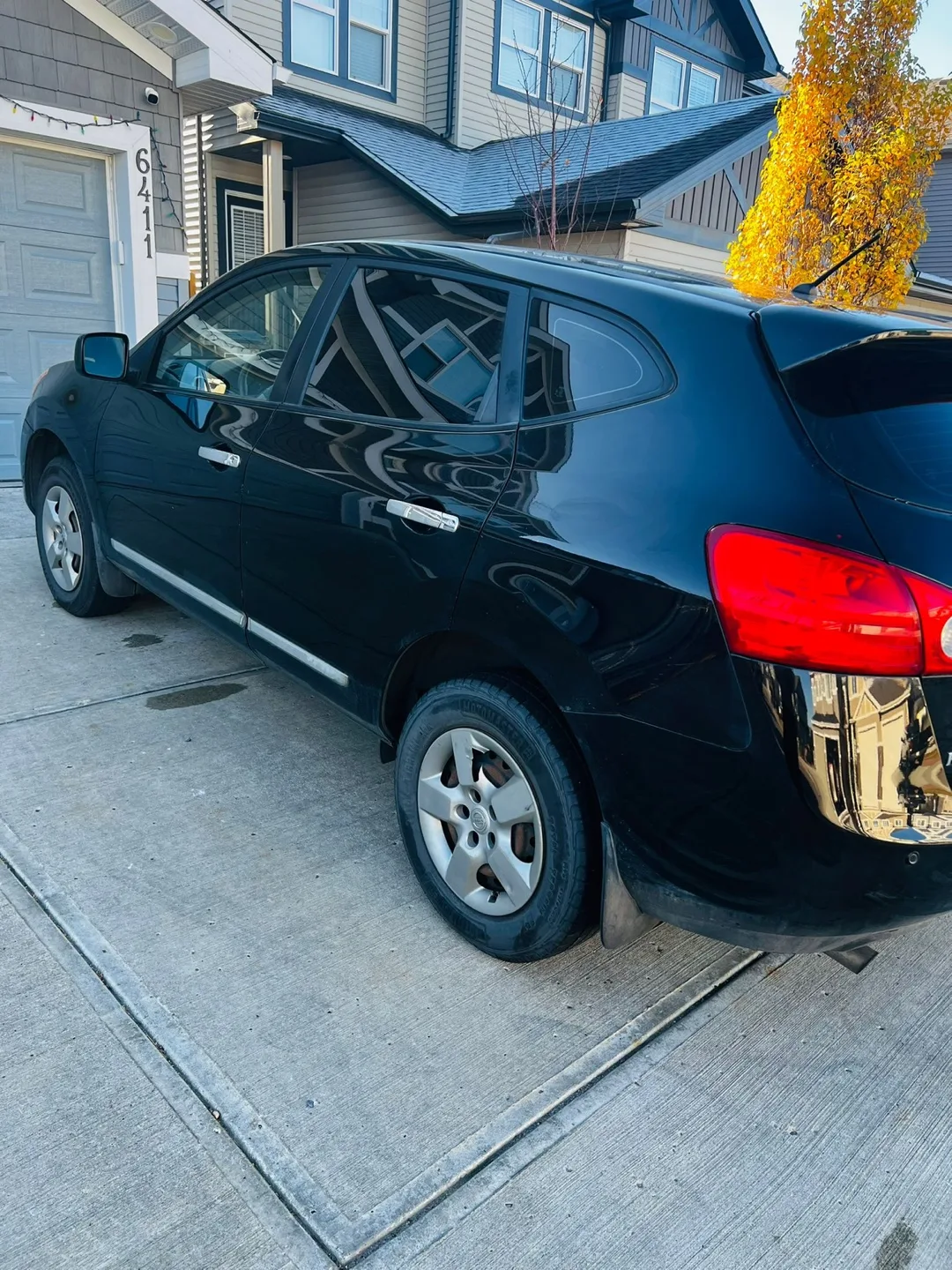 Nissan Rogue SUV car image indicator(5)