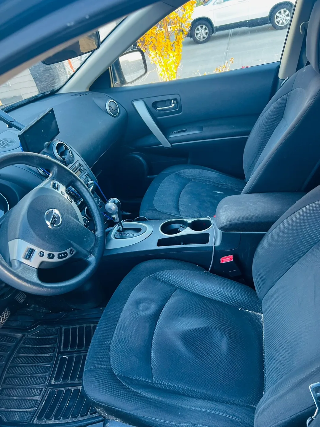 Nissan Rogue SUV car image indicator(8)