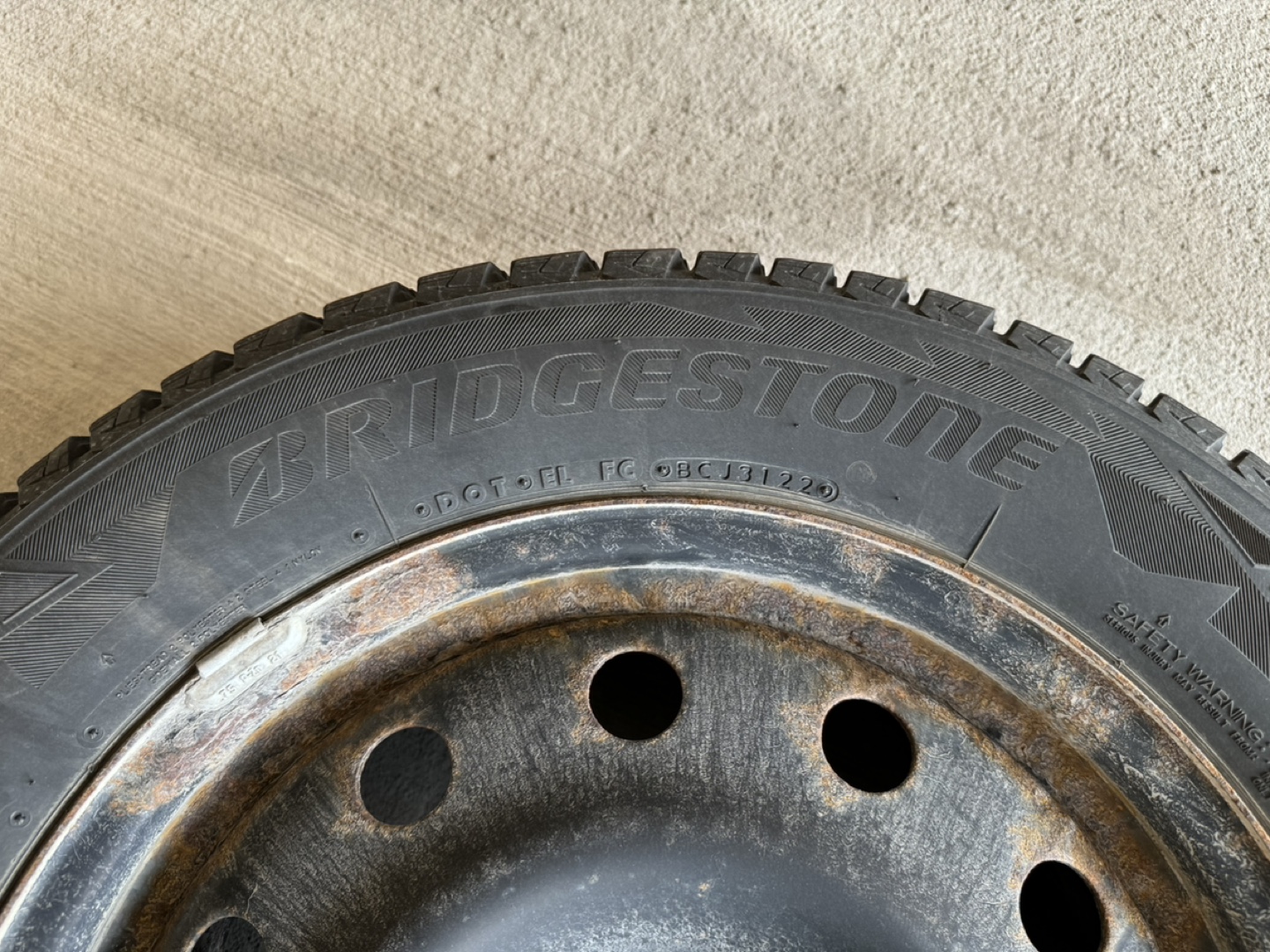 Set of 4 Bridgestone Blizzak Winter Tires - photo 2