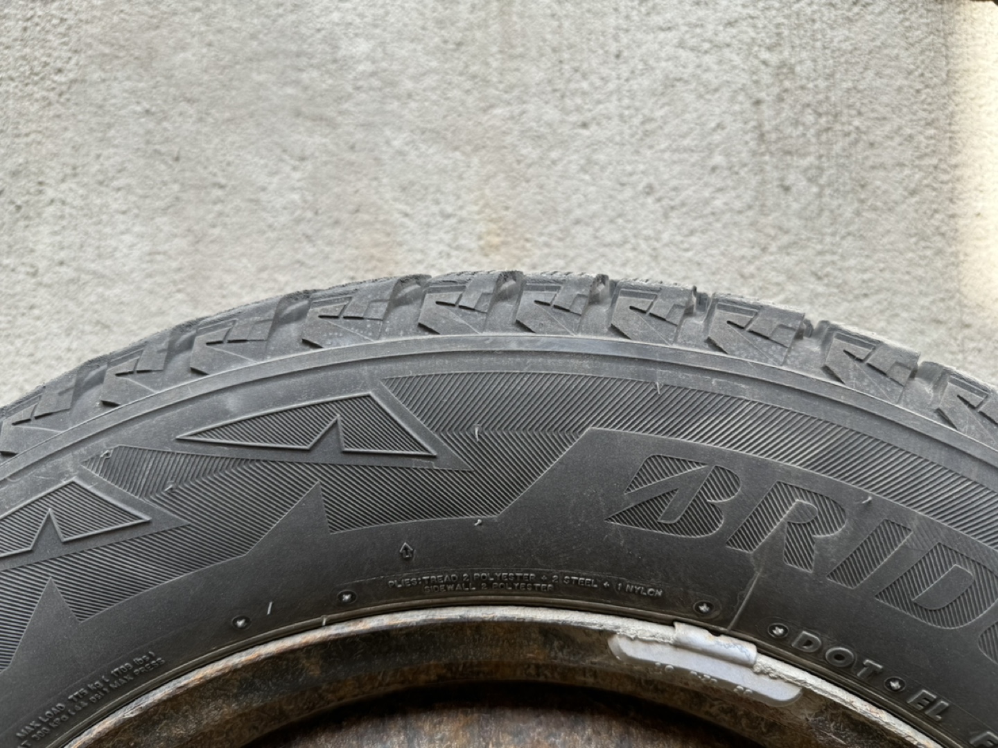 Set of 4 Bridgestone Blizzak Winter Tires - photo 4