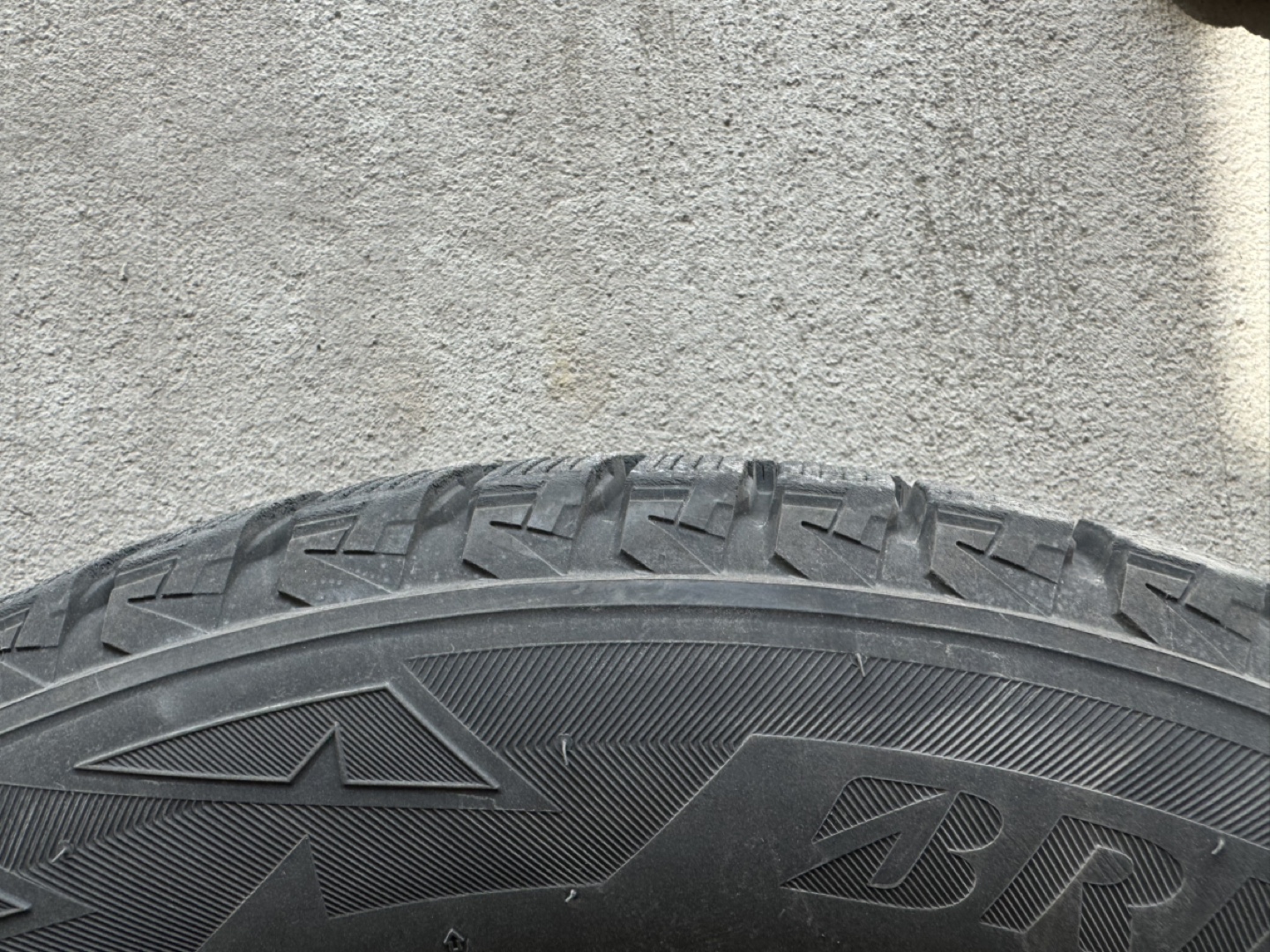 Set of 4 Bridgestone Blizzak Winter Tires - photo 3