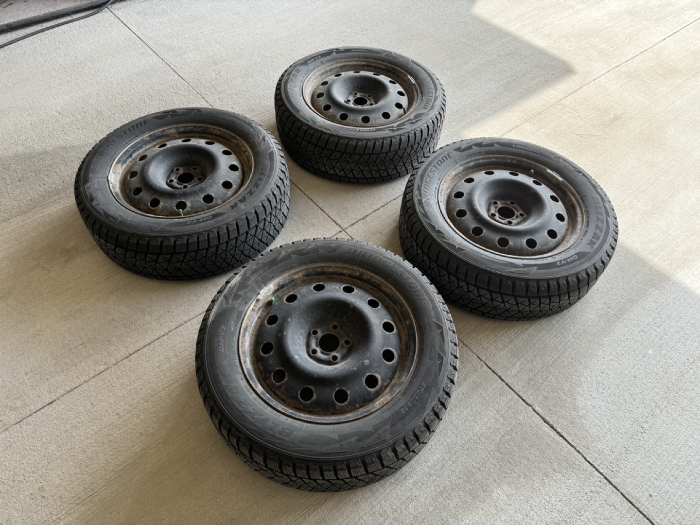 Set of 4 Bridgestone Blizzak Winter Tires - photo 5