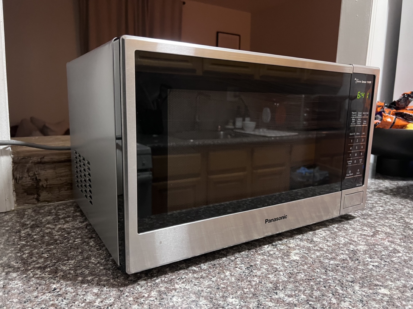 Panasonic Genius Sensor 1100W Microwave