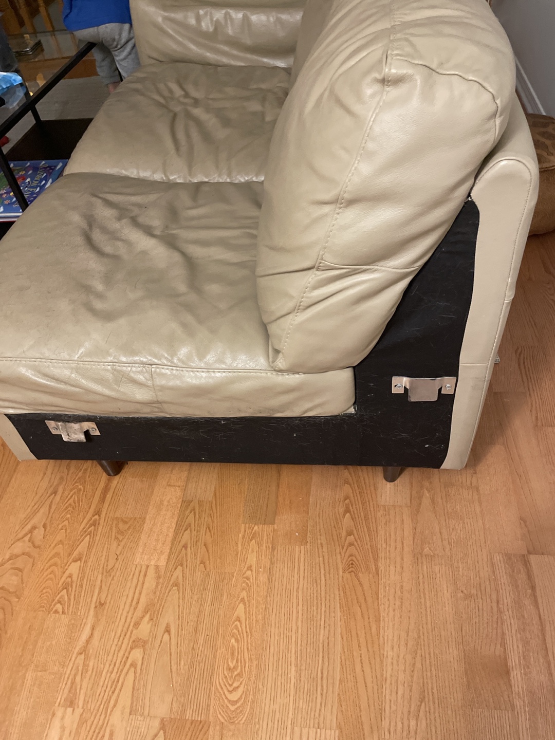 Beige leather sofa - photo 3