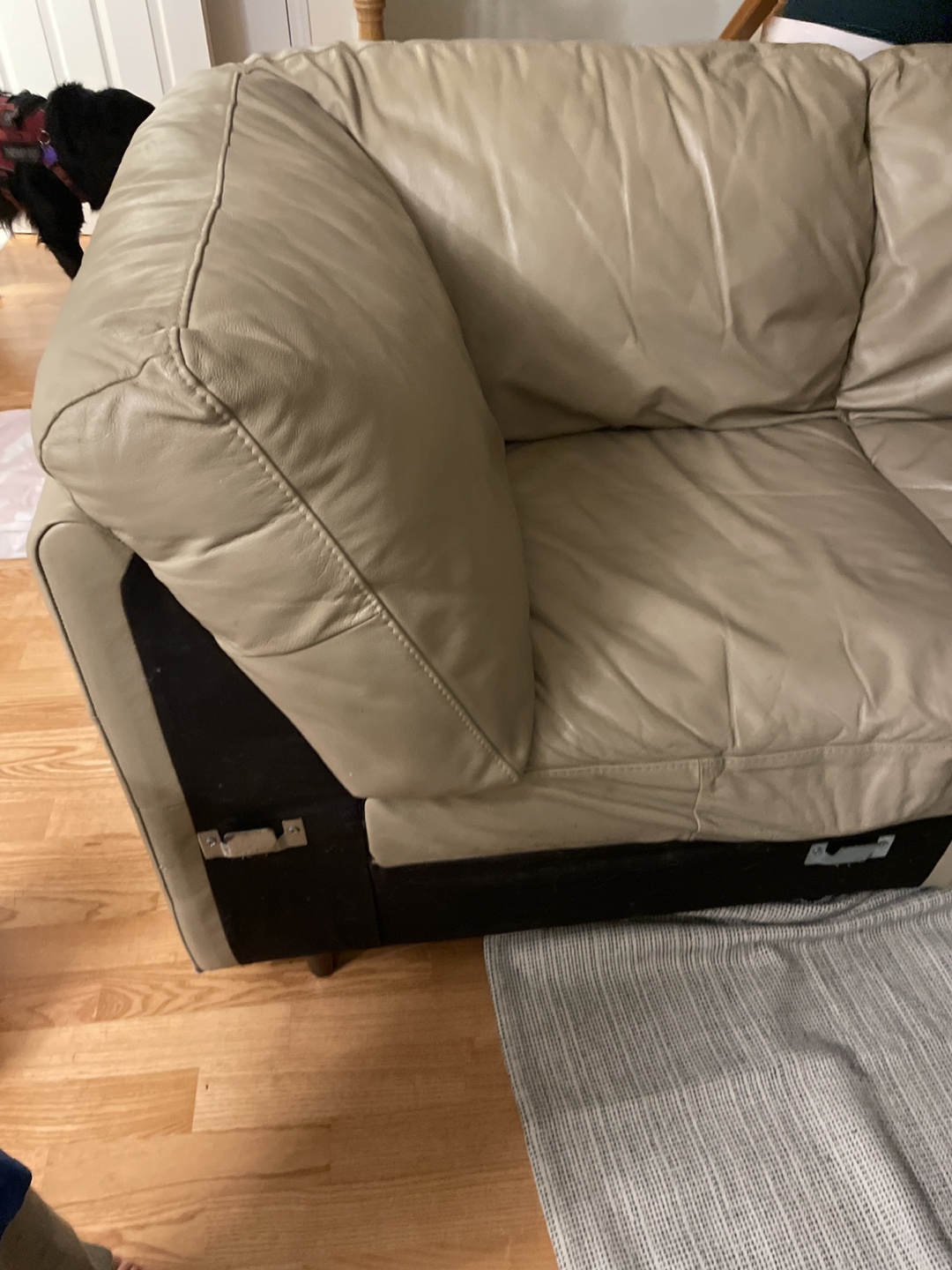 Beige leather sofa - photo 2