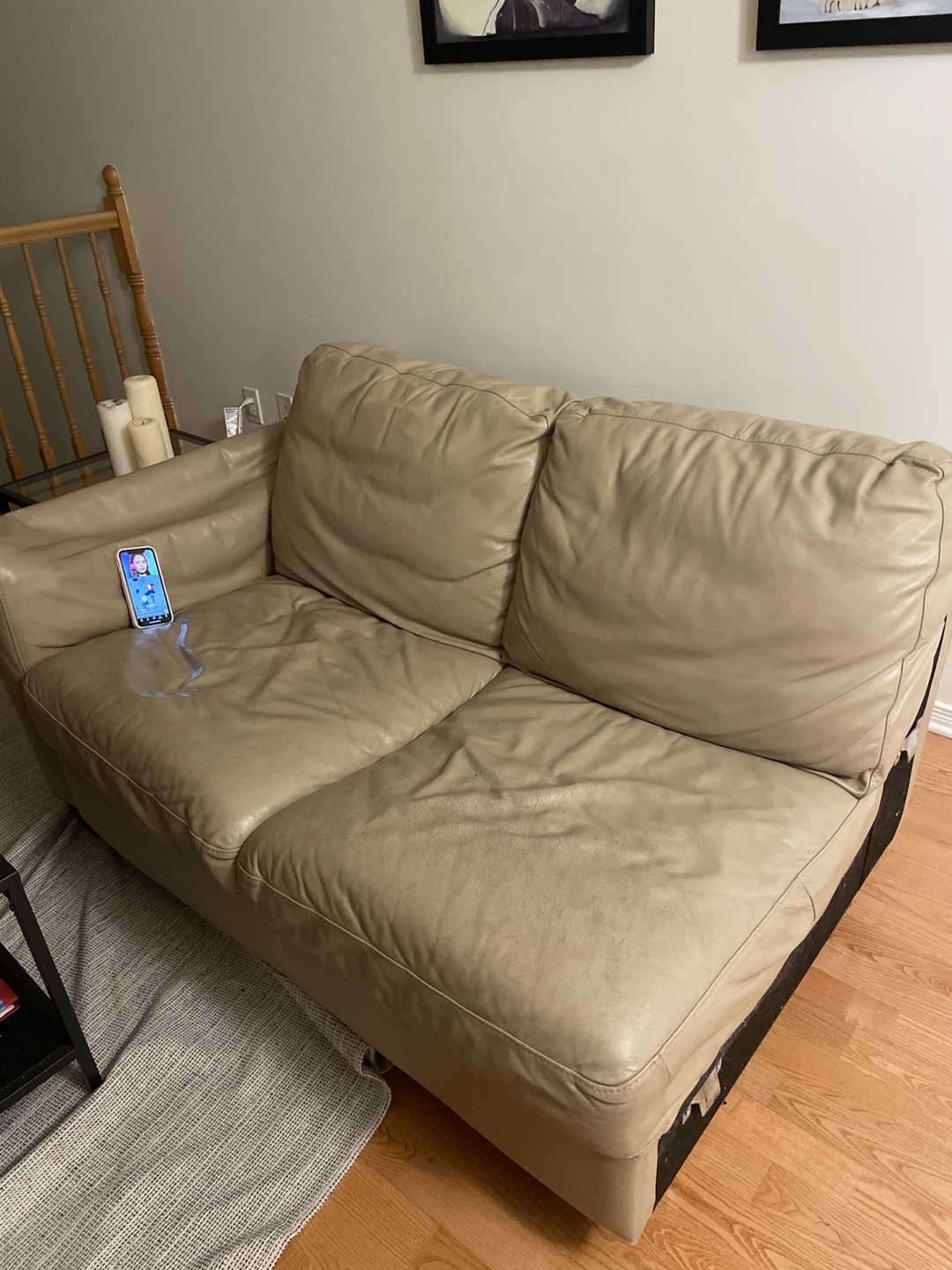 Beige leather sofa - photo 4