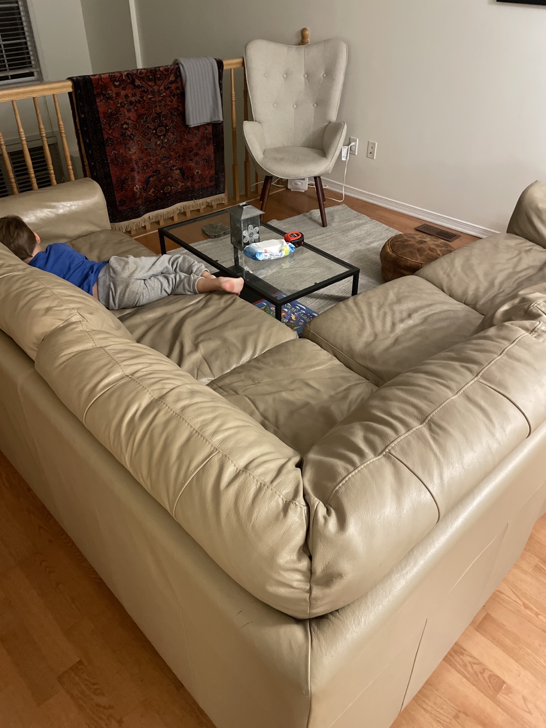 Beige leather sofa - photo 5