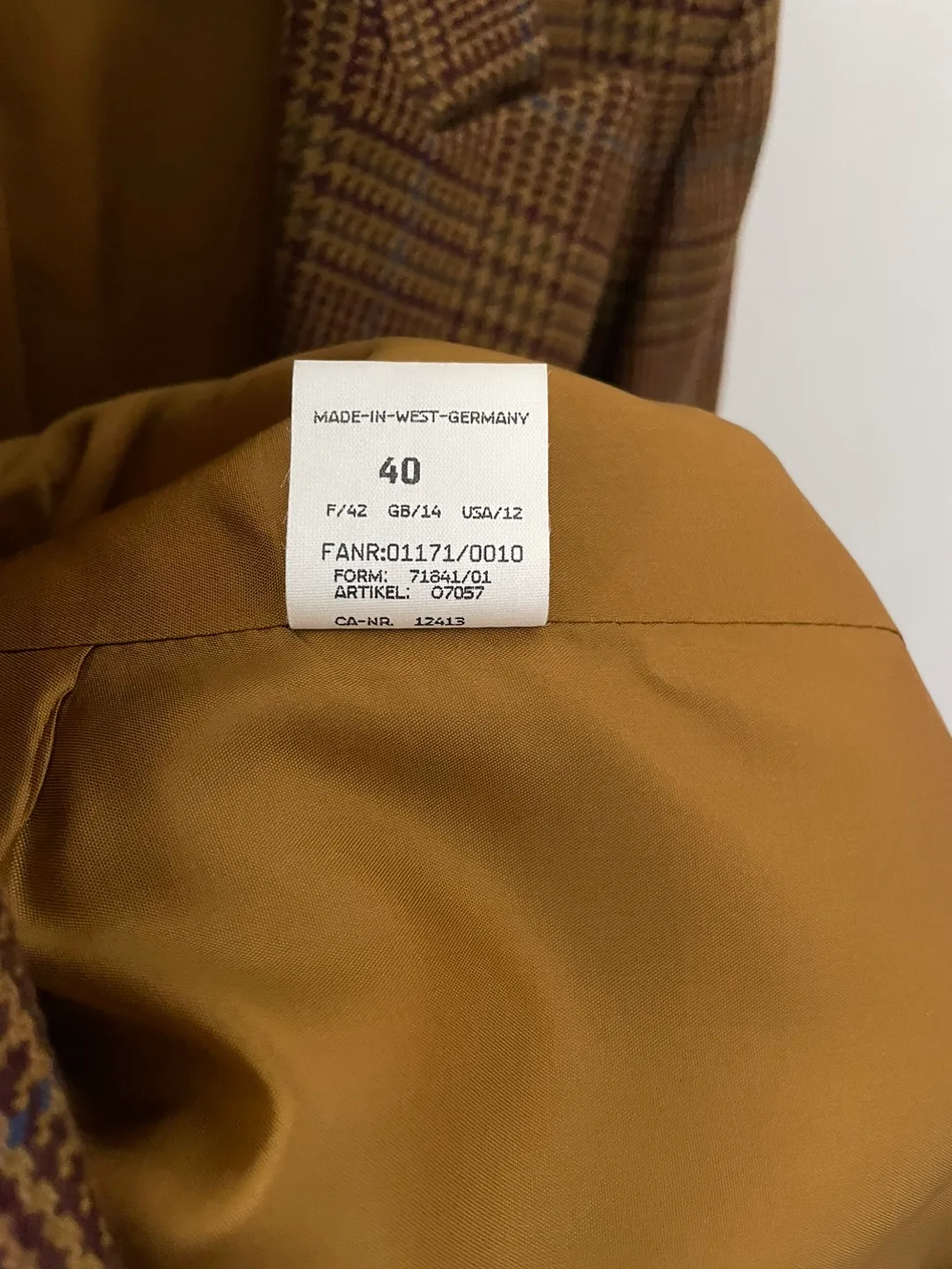 Brown Plaid Blazer image indicator(7)