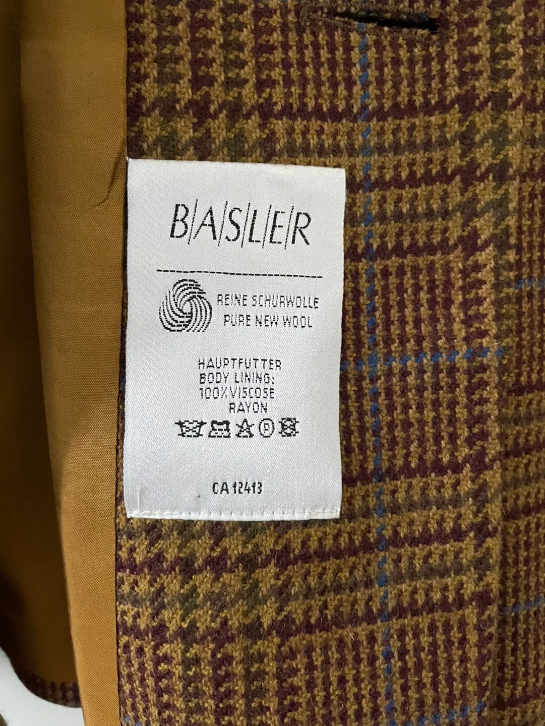 Brown Plaid Blazer image indicator(9)