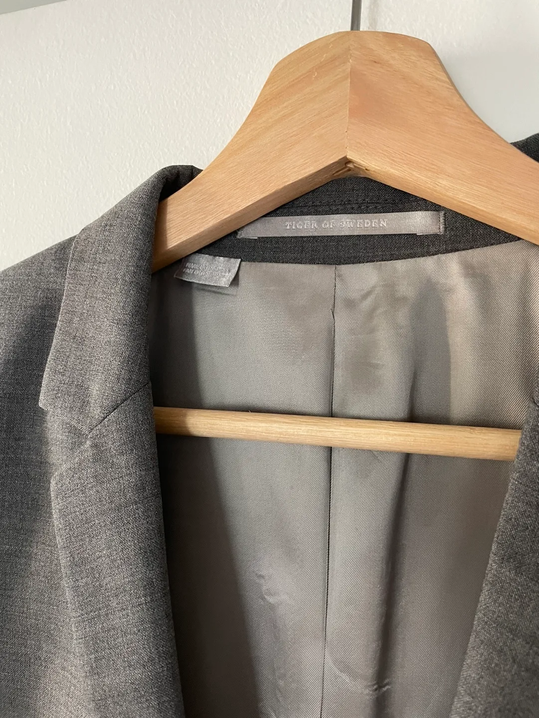 Tiger of Sweden Grey Blazer image indicator(4)