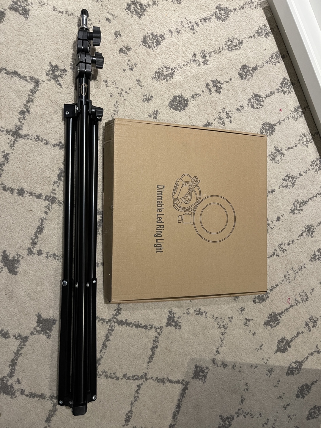 Dimmable LED Ring Light with Tripod - photo 4