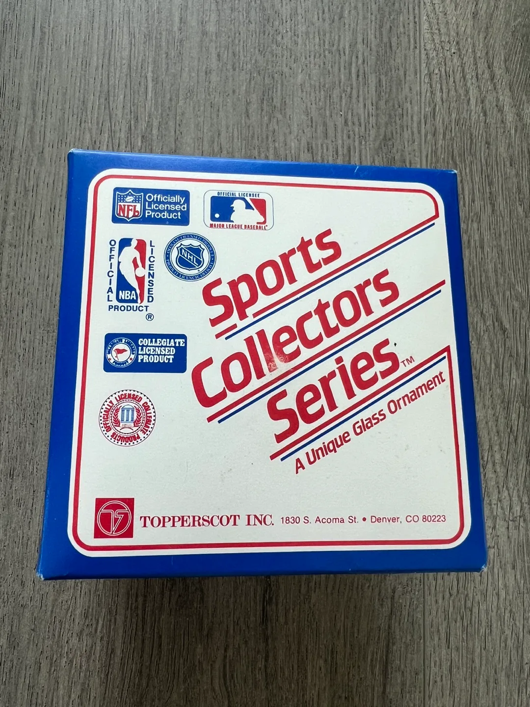 Toronto Maple Leafs Sports Collectors Series Ornament image indicator(3)