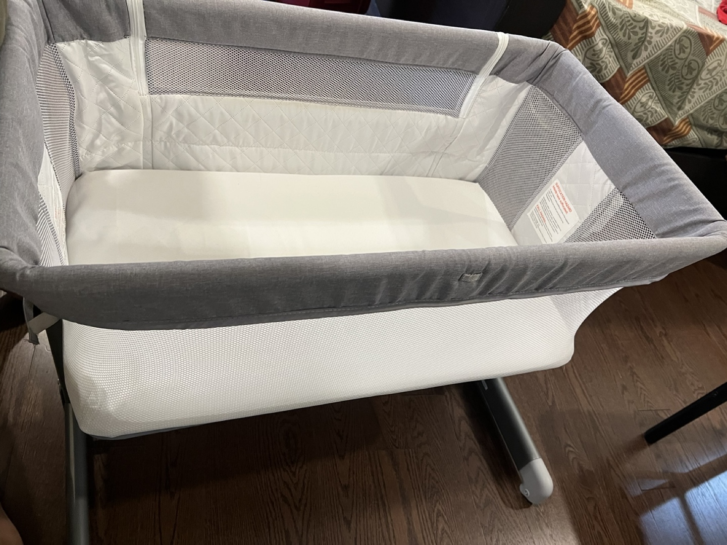 Vevor Baby Bassinet - photo 2