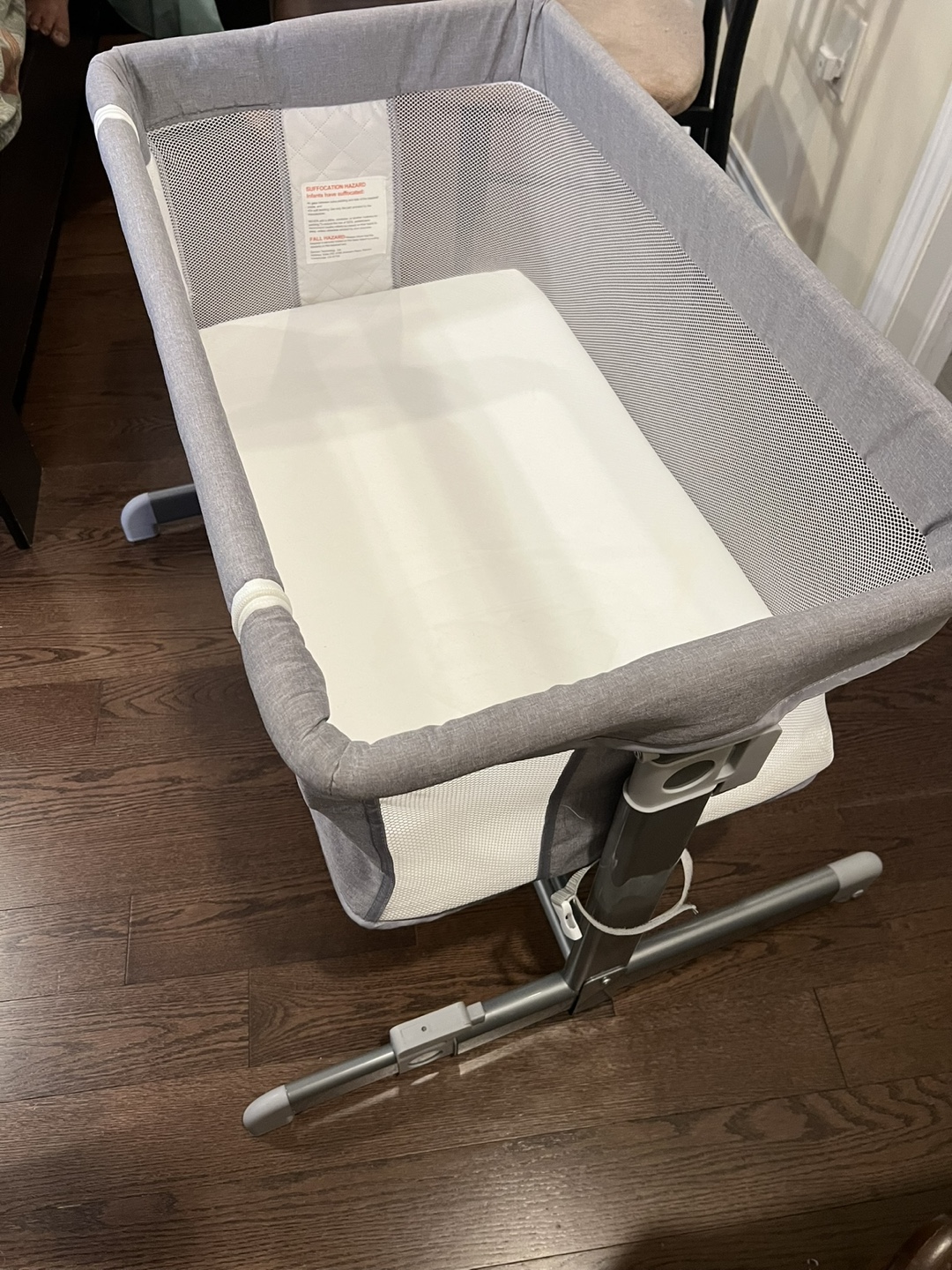 Vevor Baby Bassinet - photo 3