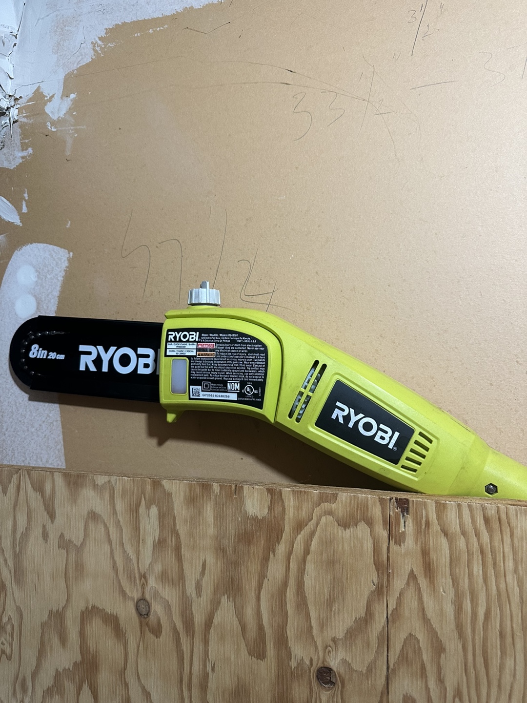 RYOBI 8-inch 6 Amp Pole Saw - photo 2