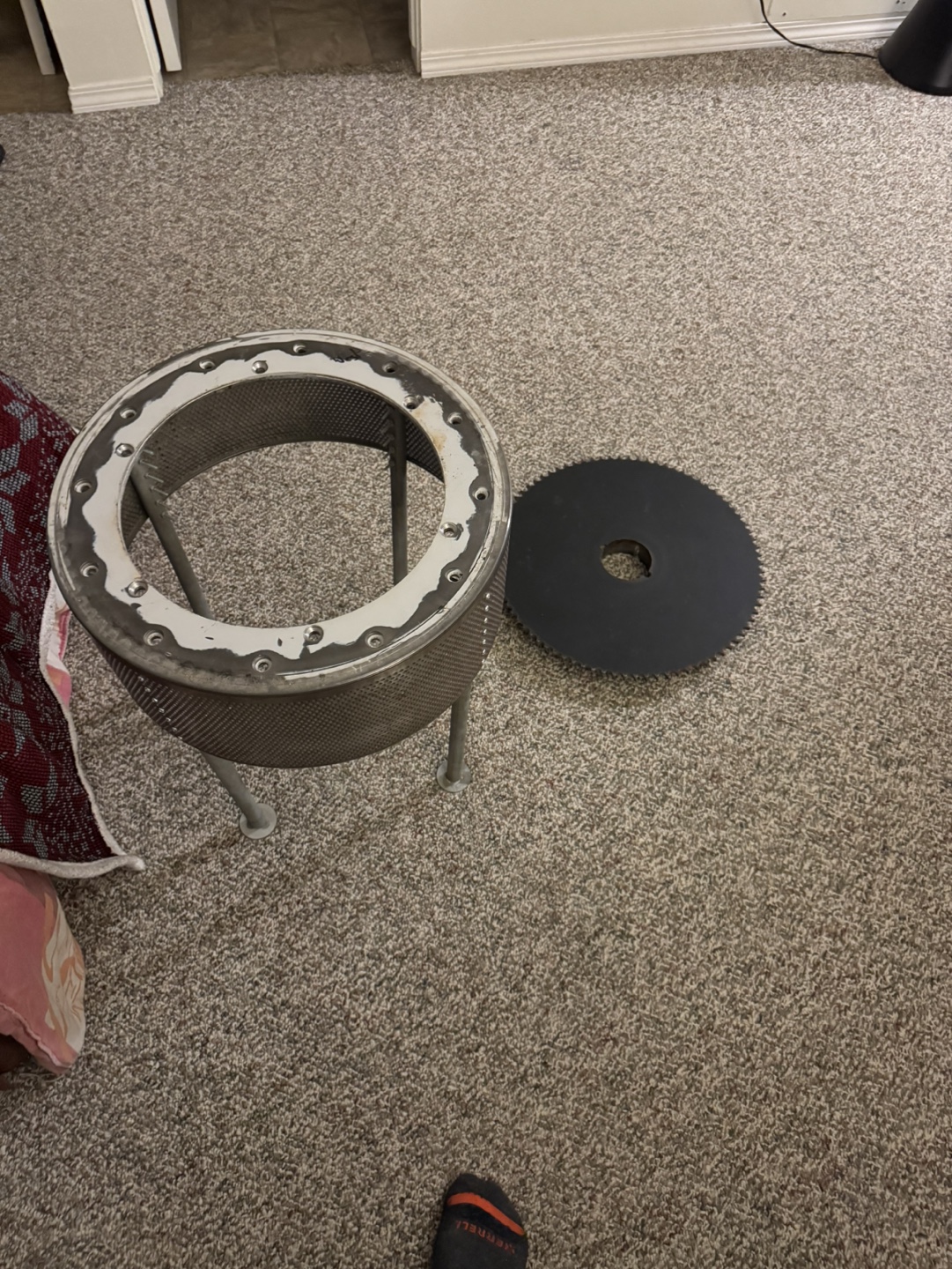 Upcycled ‘end table’ - photo 2