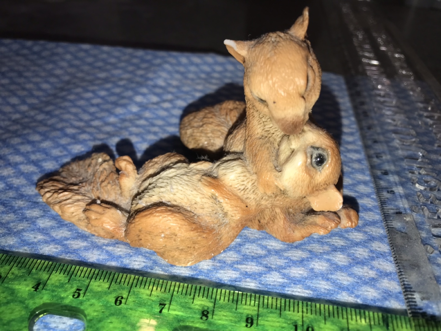 Cute Loving Squirrel Figurine - photo 2