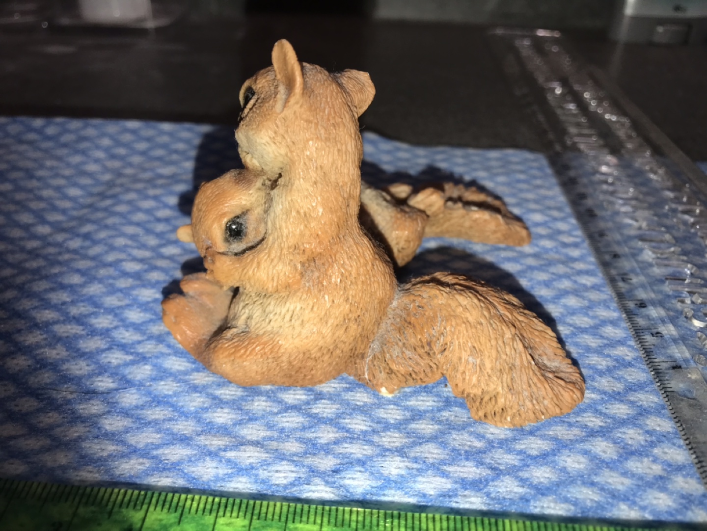 Cute Loving Squirrel Figurine - photo 3