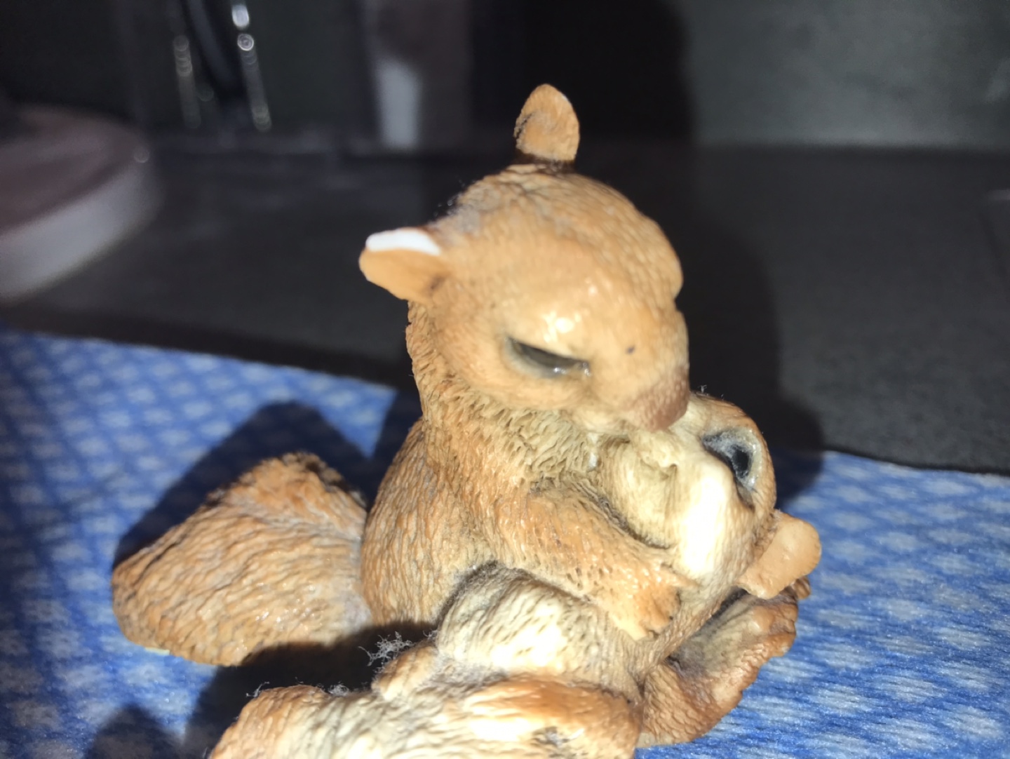 Cute Loving Squirrel Figurine - photo 5