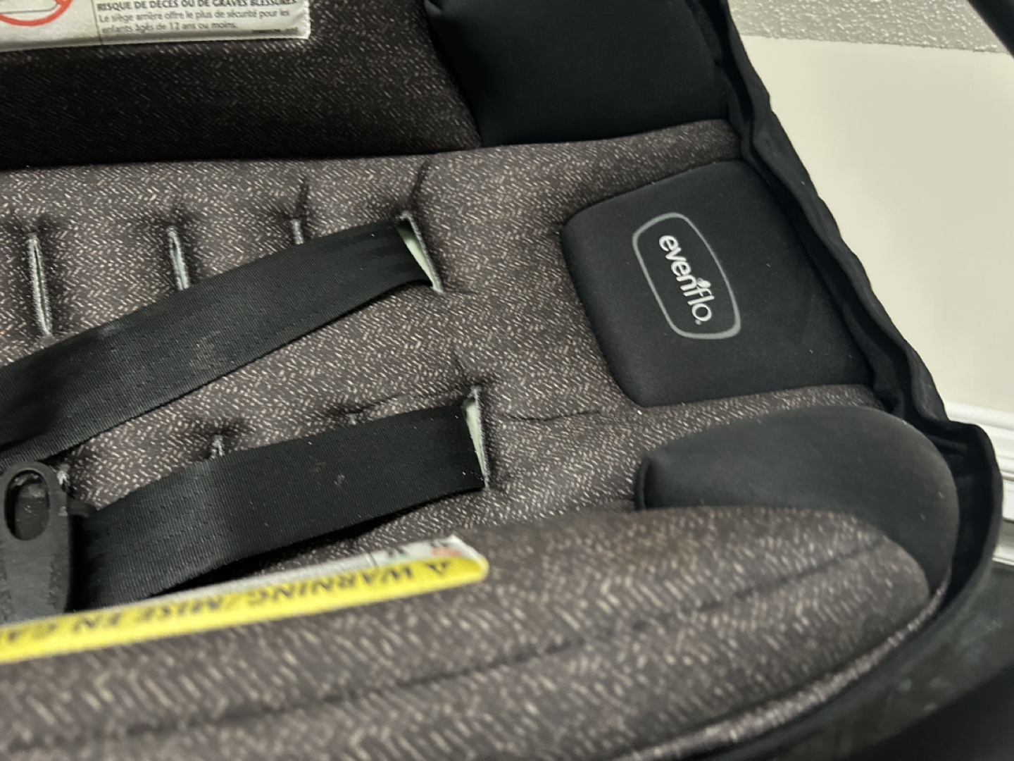 Evenflo car seat - photo 4