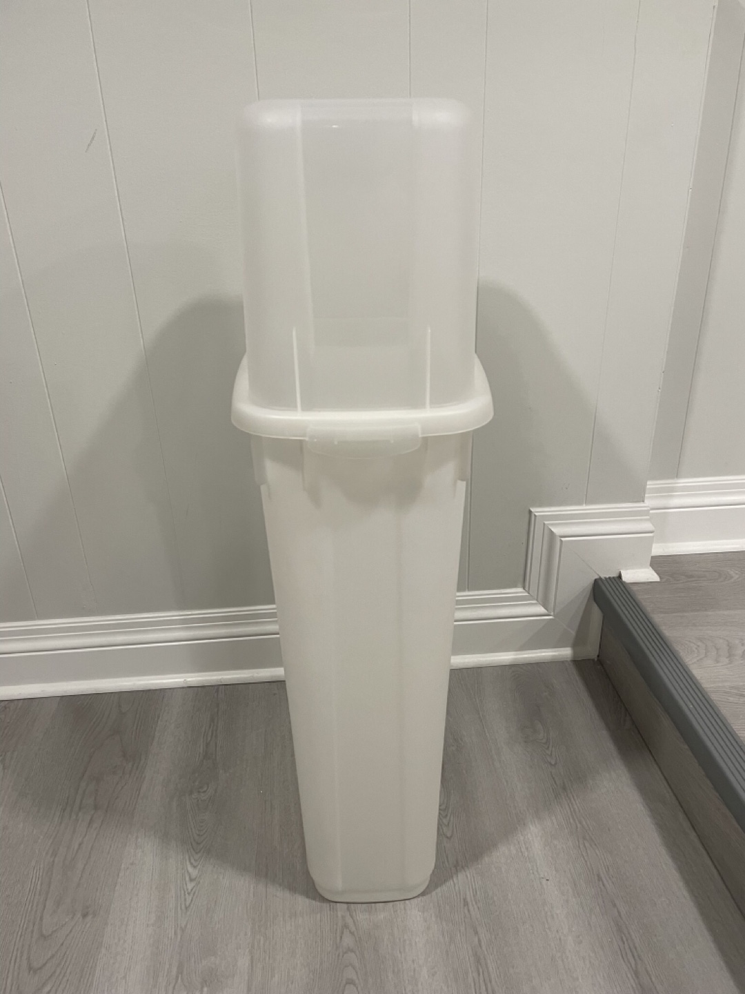 Large White Plastic wrapping paper storage - photo 2