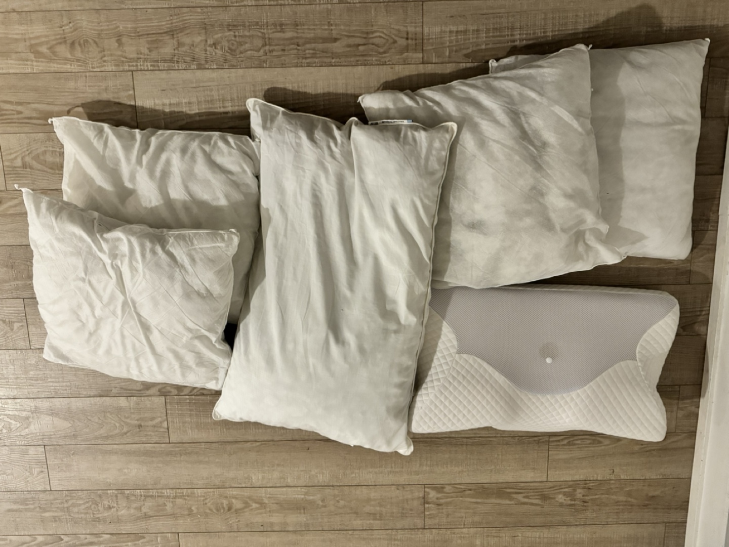 Pillows - photo 2