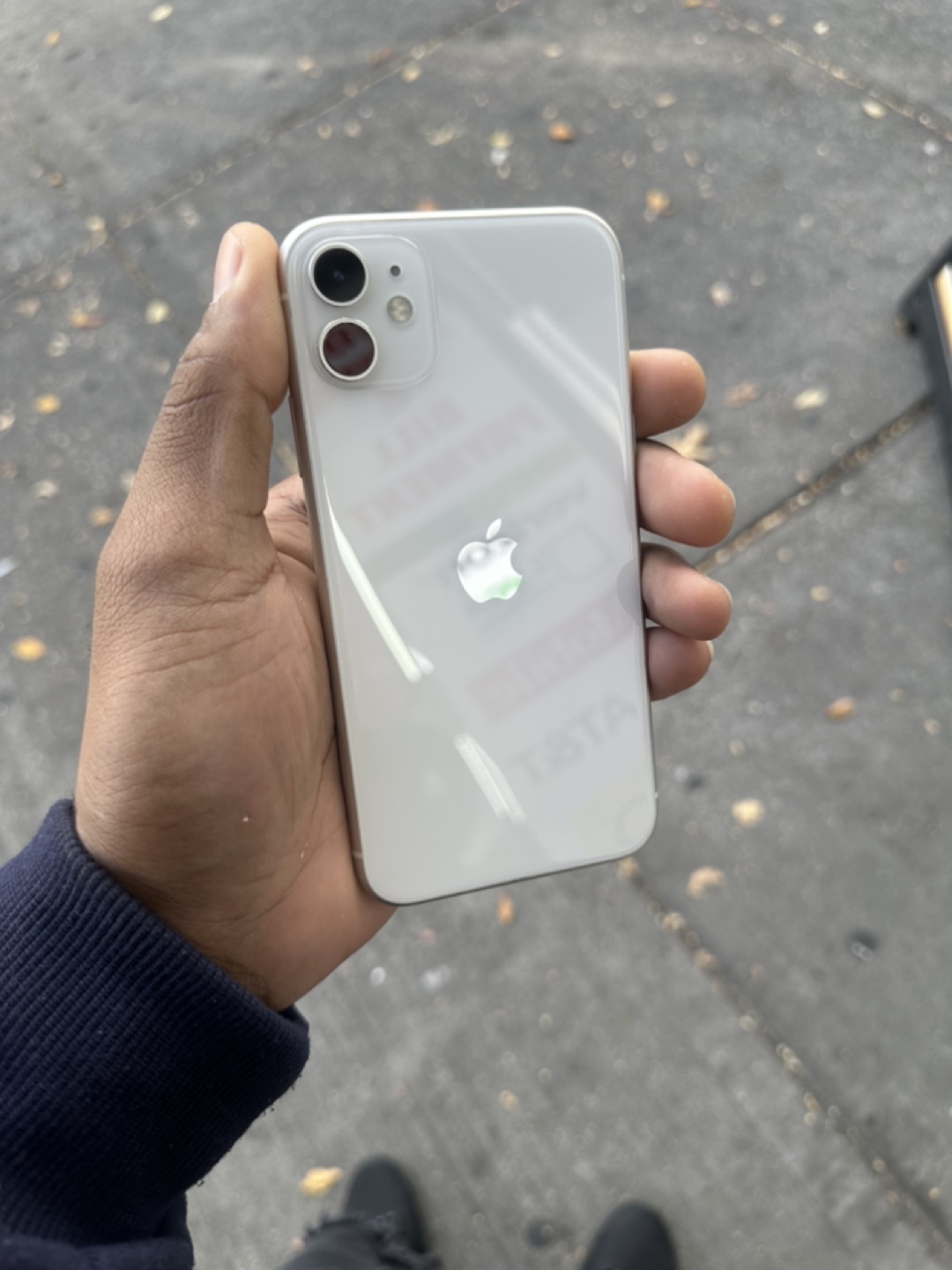 iPhone 11 unlocked - photo 3