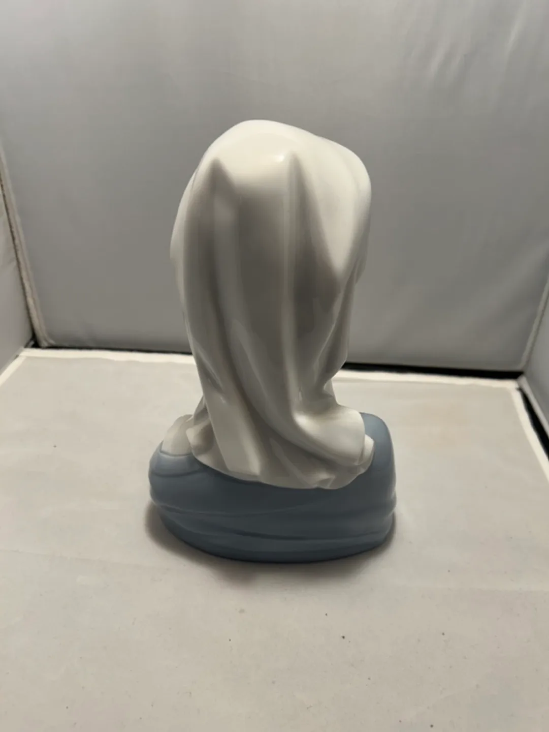 Lladro Virgin Mary Bust image indicator(4)