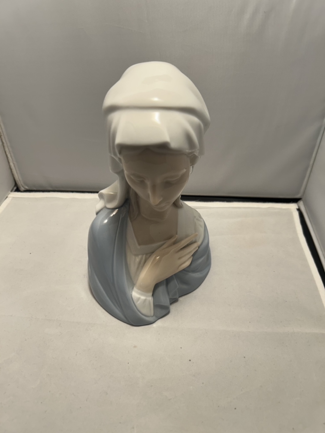 Lladro Virgin Mary Bust - photo 2