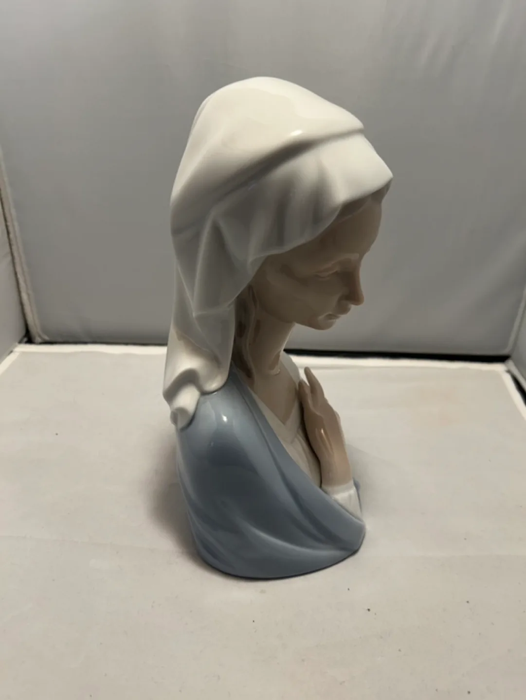 Lladro Virgin Mary Bust image indicator(5)
