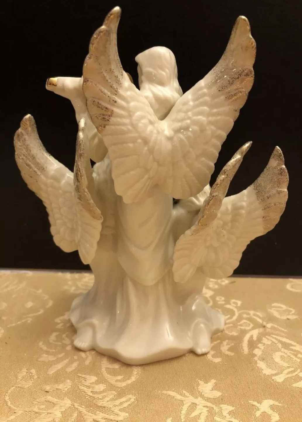 Lenox Angel Figurine image indicator(2)